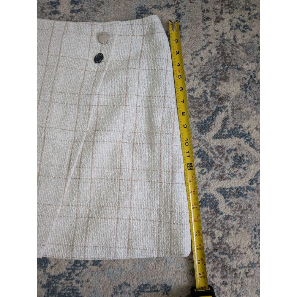 DKNY Mini Skirt Women's 10 Beige White Plaid Tweed Textured Lined Asymmetrical - Picture 11 of 14